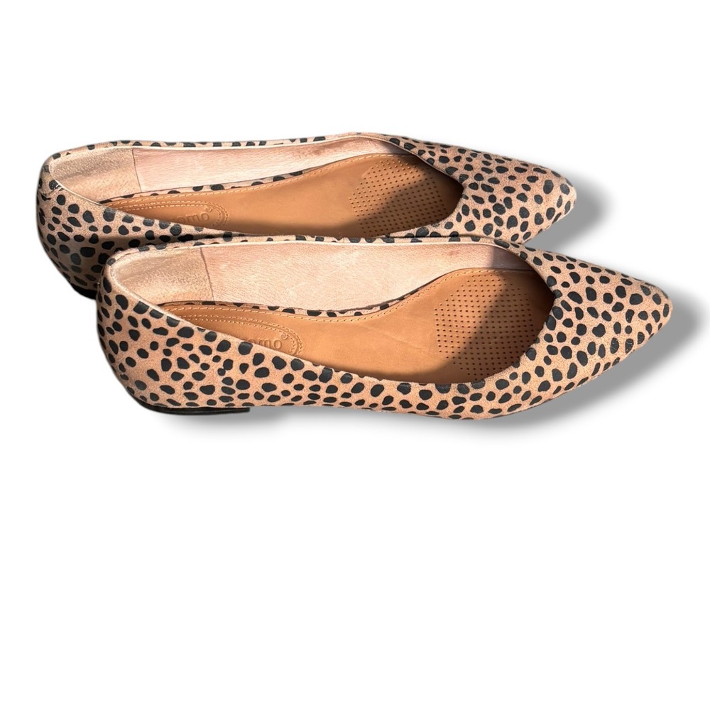 Corso Como Womens Leopard Print Pointed Toe Flats Tan Black Animal Pattern 7M
